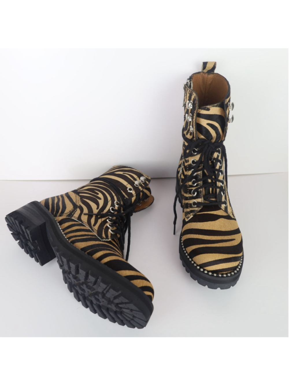 Aqua Women’s Tiger Print Jax Studded Hiker Combat Boots Lace Up Round Toe 5.5 - Picture 10 of 16